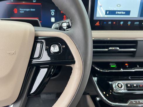 Used 2023 Lincoln Corsair Reserve w/ Equipment Group 202A image 34