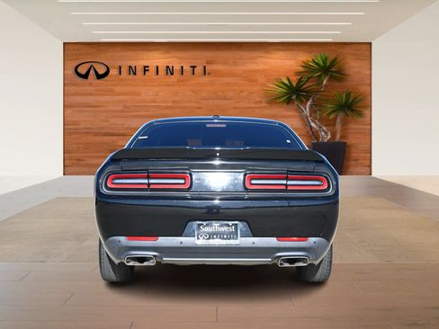 Used 2015 Dodge Challenger R/T w/ Quick Order Package 22B R/T image 6