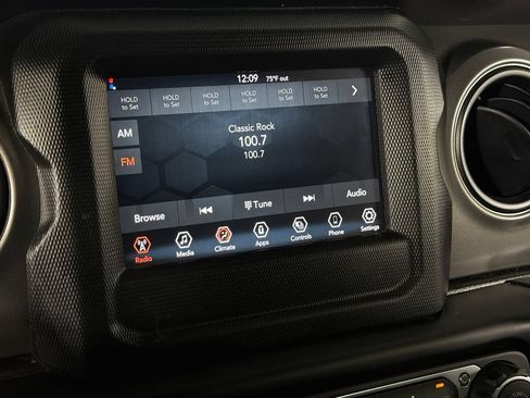 Used 2022 Jeep Wrangler Unlimited Sport AWD/4WD image 18