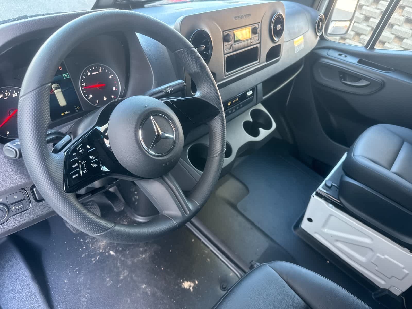 New 2025 Mercedes-Benz Sprinter 2500 image 10