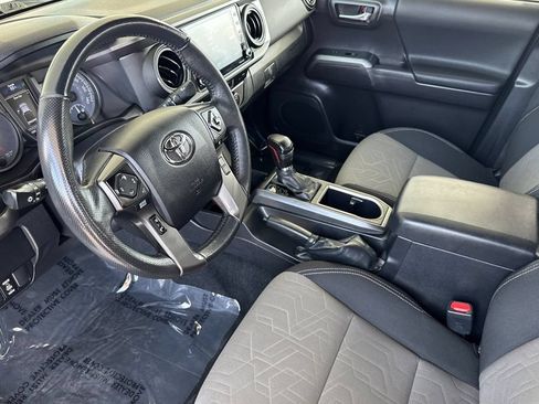 Used 2023 Toyota Tacoma TRD Off-Road w/ Black Out Package (TMS) AWD/4WD image 12