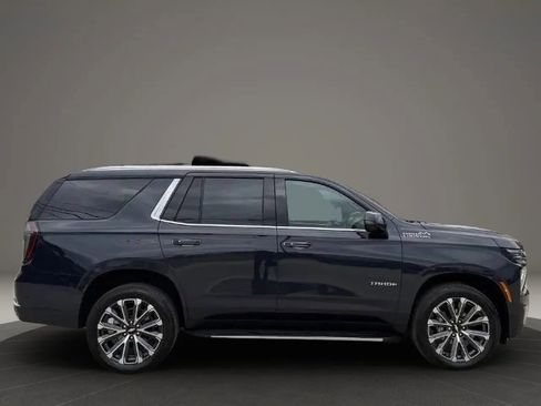 Used 2025 Chevrolet Tahoe High Country AWD/4WD image 7