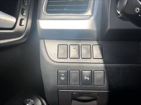 Used 2016 Toyota Highlander Limited FWD image 36