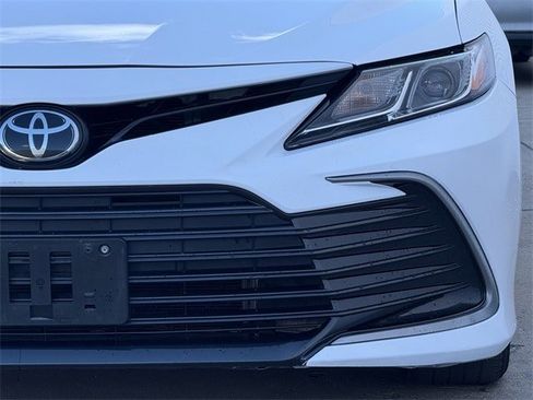 Used 2024 Toyota Camry LE image 8