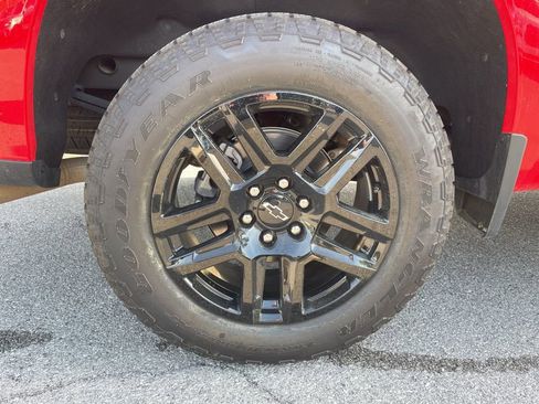 Used 2024 Chevrolet Silverado 1500 Custom w/ Turbomax Blackout Package image 18