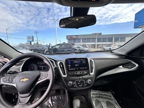 Used 2022 Chevrolet Malibu LS image 18