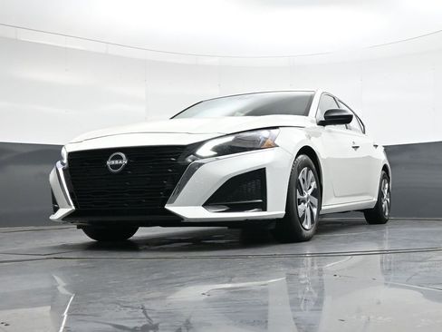 Certified 2025 Nissan Altima 2.5 S image 42