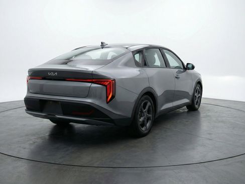 Used 2025 Kia K4 FWD image 9
