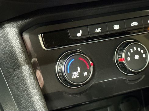 Used 2022 Volkswagen Tiguan S image 20