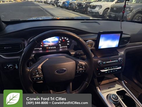 Used 2020 Ford Explorer XLT w/ Equipment Group 202A image 4