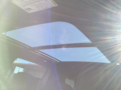 Used 2021 GMC Yukon XL Denali w/ Denali Premium Package image 34