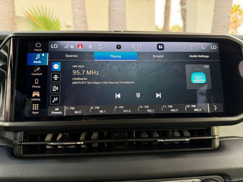 Used 2025 Jeep Wrangler Sahara image 21