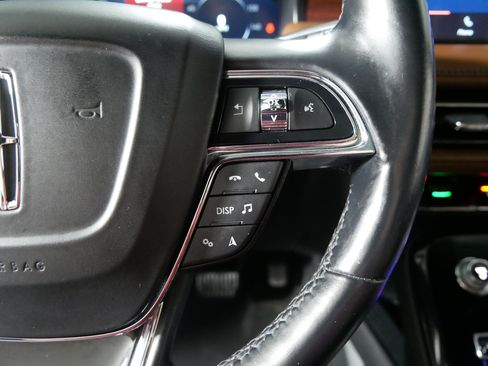 Used 2022 Lincoln Nautilus Reserve AWD/4WD image 28