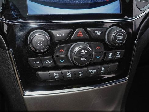 Used 2019 Jeep Grand Cherokee Altitude AWD/4WD image 13