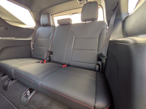 New 2026 Chevrolet Traverse RS image 9