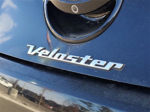 Used 2013 Hyundai Veloster w/ Tech Pkg image 6