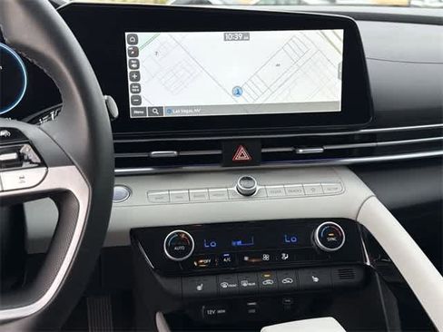 Certified 2025 Hyundai Elantra Limited image 21