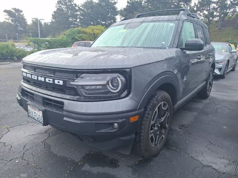 Used 2021 Ford Bronco Sport Outer Banks w/ Outer Banks Package image 3