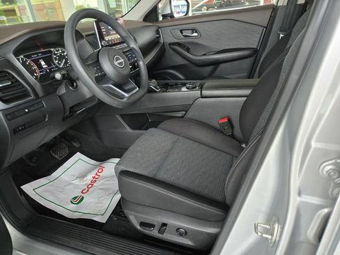 Used 2023 Nissan Rogue SV AWD/4WD image 10
