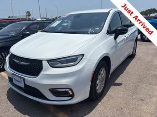 Used 2025 Chrysler Pacifica Select FWD video 1