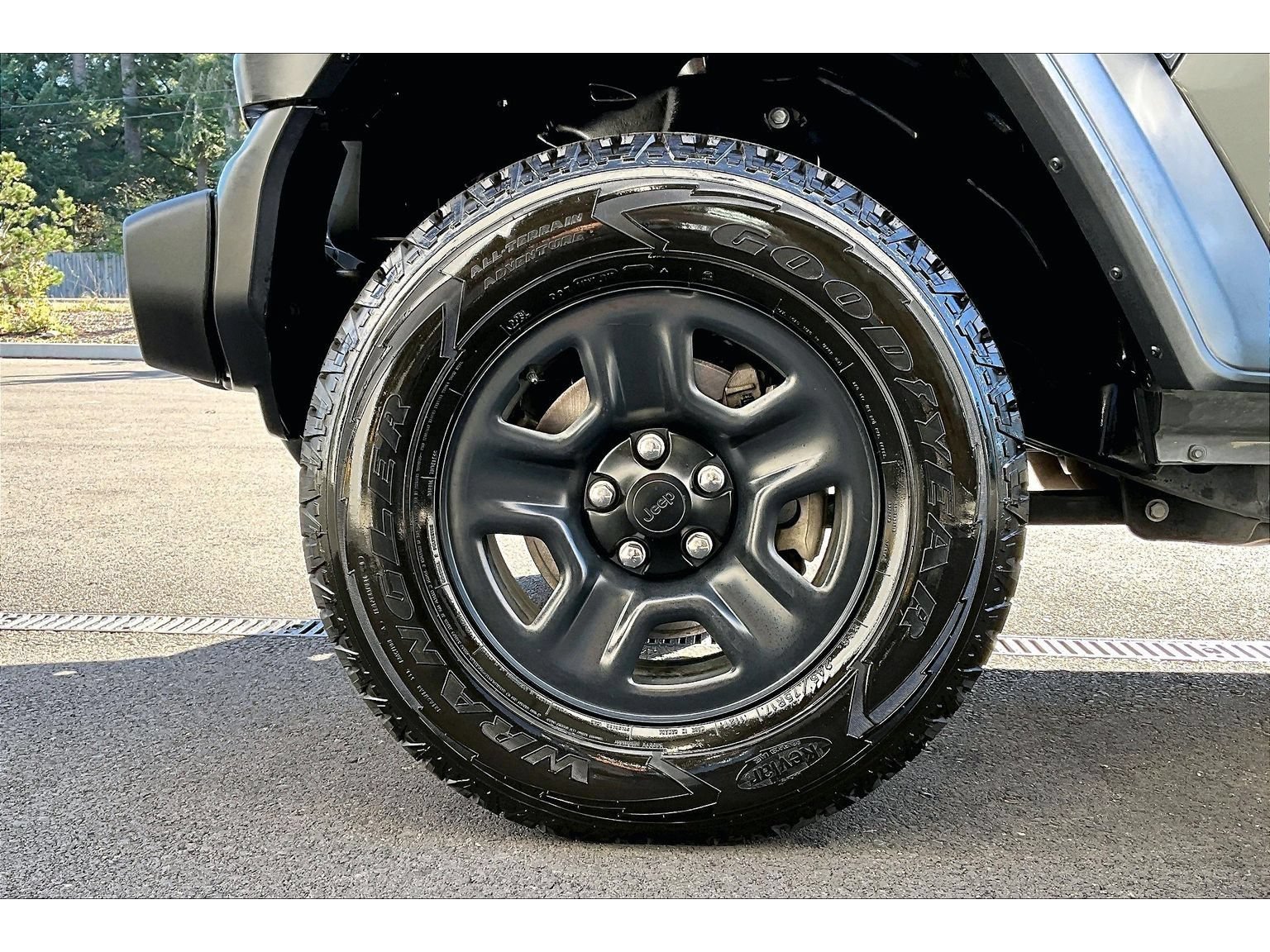 Used 2021 Jeep Wrangler Sport AWD/4WD image 9