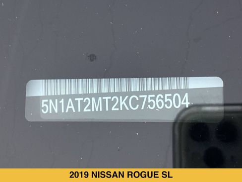 Used 2019 Nissan Rogue SL w/ Premium Package FWD image 17