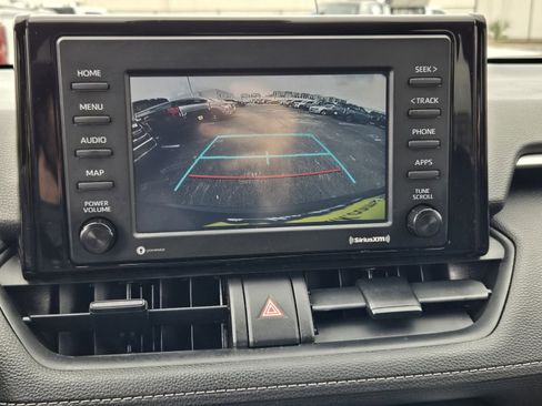 Used 2021 Toyota RAV4 XLE w/ Convenience Package image 15