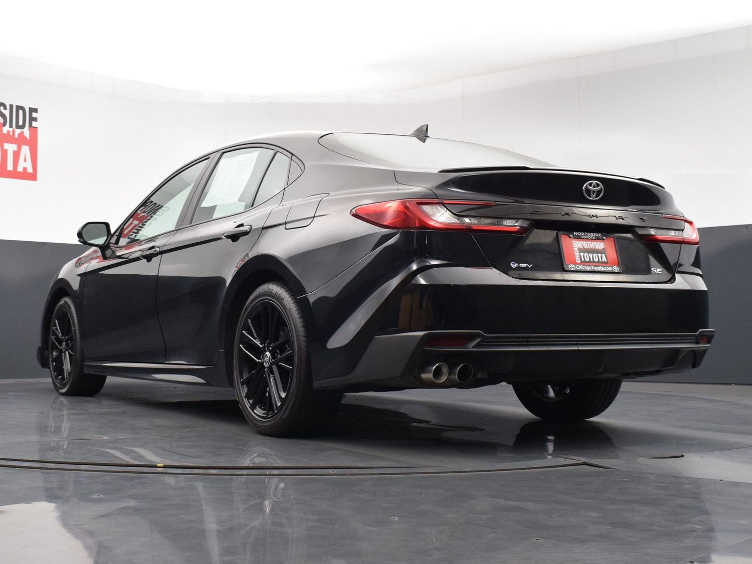 Used 2025 Toyota Camry SE FWD image 27