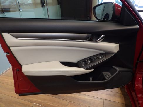 Used 2018 Honda Accord LX image 23