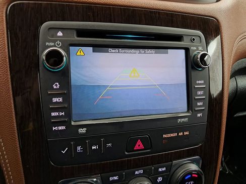 Used 2015 Chevrolet Traverse LT image 13