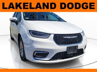 Used 2023 Chrysler Pacifica Touring-L video 1