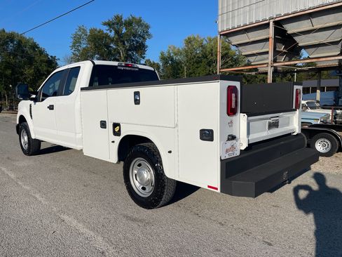 Used 2021 Ford F350 XL image 3