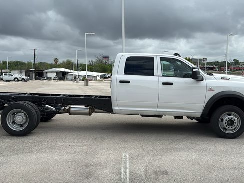 New 2026 RAM 5500 Tradesman w/ Chrome Appearance Group image 6