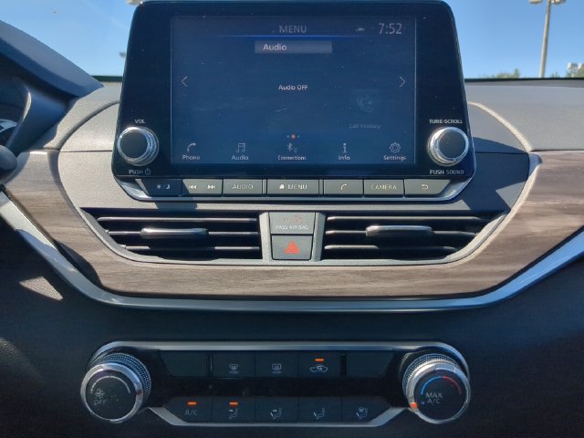 Used 2025 Nissan Altima 2.5 SV FWD image 22