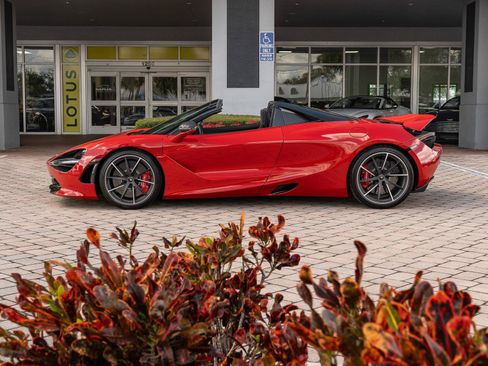 Used 2020 McLaren 720S Performance RWD image 27