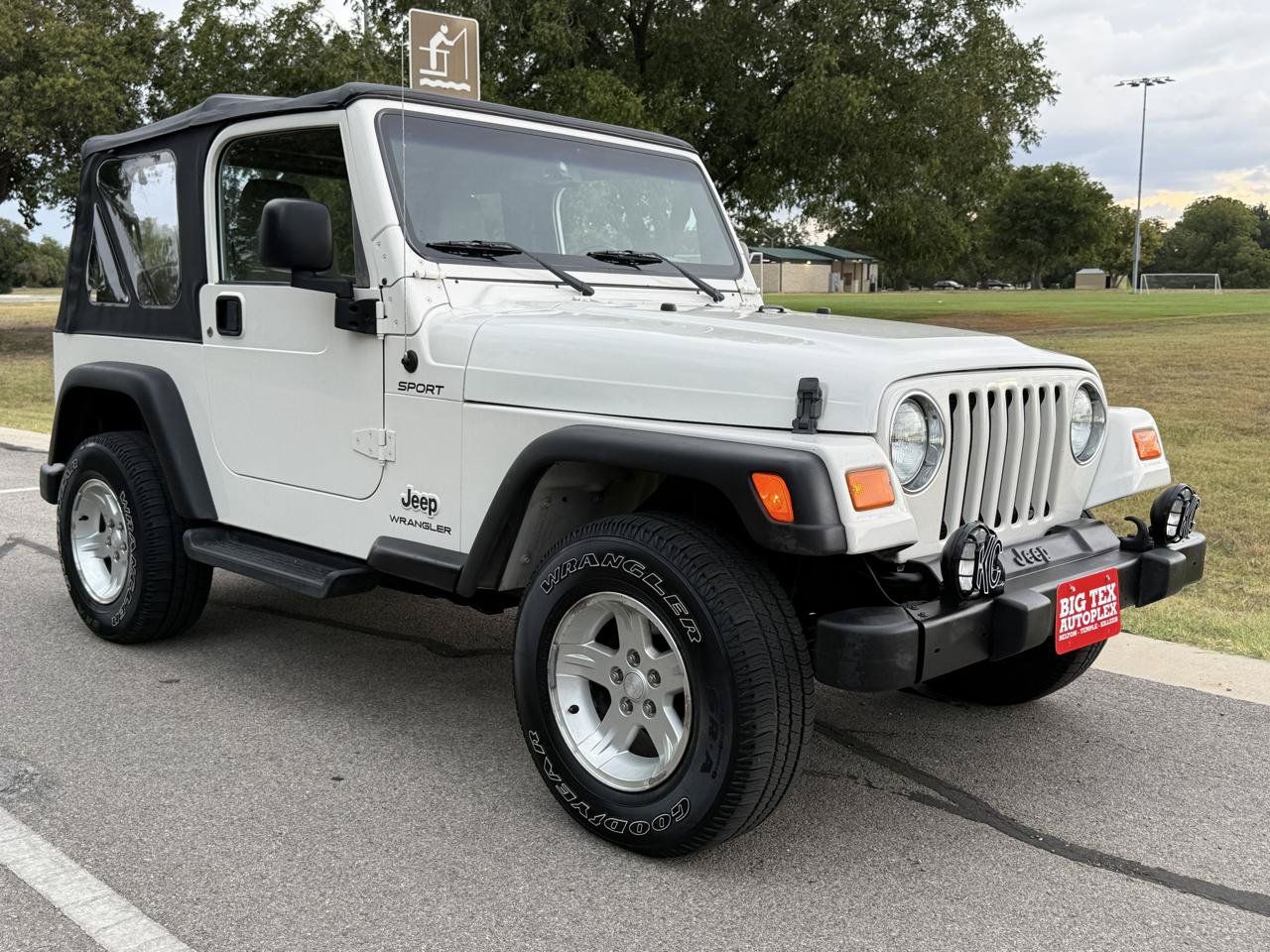 Used 2006 Jeep Wrangler Sport w/ 30" Tire & Wheel Group AWD/4WD image 1