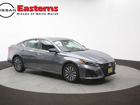 Used 2024 Nissan Altima 2.5 SV AWD/4WD image 49
