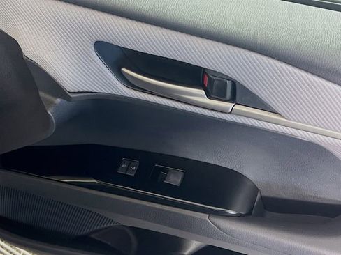 Used 2025 Toyota Camry SE image 31