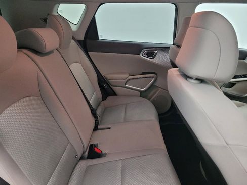 Used 2023 Kia Soul LX w/ LX Technology Package FWD image 19