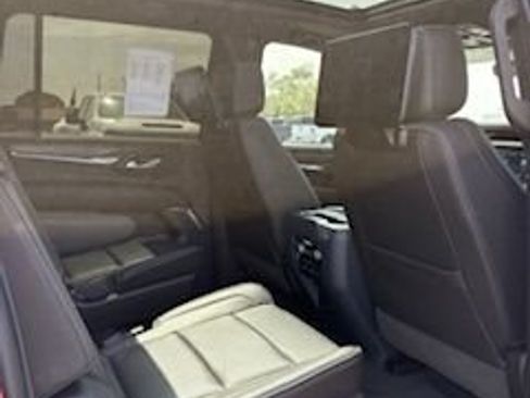 Used 2021 GMC Yukon XL Denali w/ Denali Premium Package AWD/4WD image 21