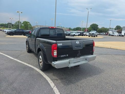 Used 2010 Nissan Frontier SE w/ SE Value Truck Pkg RWD image 5