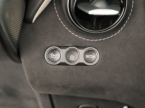 Used 2024 McLaren 750S Spider RWD image 27