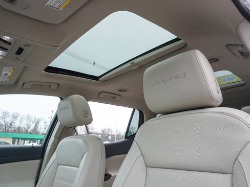 Used 2020 GMC Acadia Denali w/ Denali Ultimate Package image 27