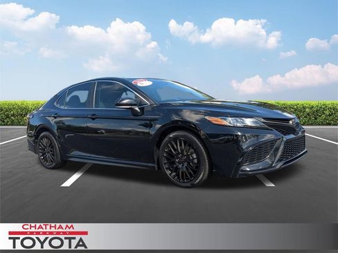 Used 2023 Toyota Camry SE FWD image 1