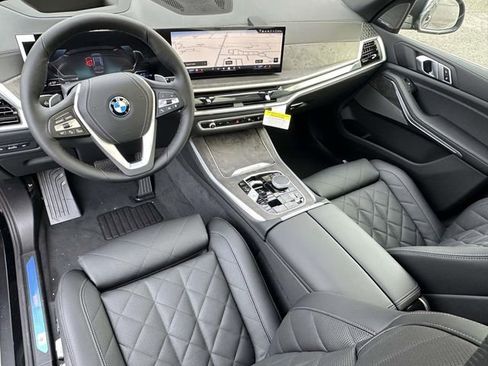 New 2026 BMW X5 xDrive50e image 10