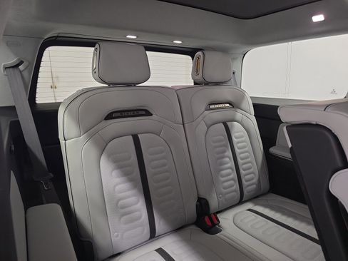 Used 2024 Rivian R1S Adventure AWD/4WD image 25