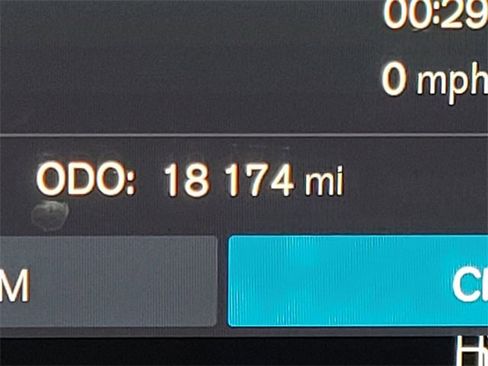 Certified 2025 Volvo XC90 B6 Plus image 38