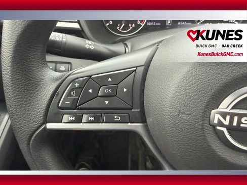 Used 2025 Nissan Altima 2.5 SV image 10