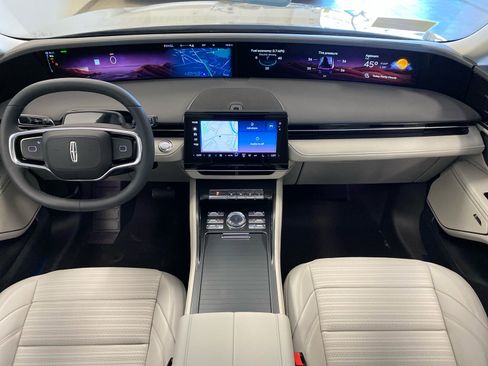 Used 2026 Lincoln Nautilus Reserve image 10