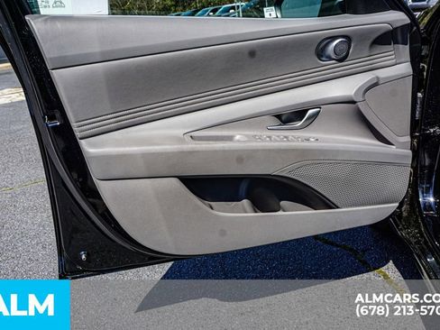 Used 2025 Hyundai Elantra Sport image 46